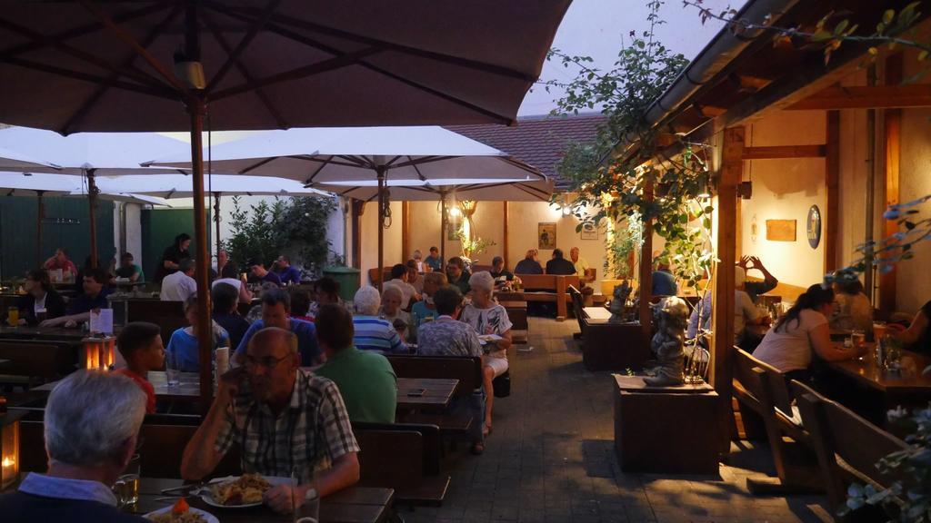 Hotel & Brauerei-Gasthof Neuwirt Neuburg an Der Donau Exterior foto